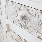 Aparador Catedral Blanco Imperial – Mango Macizo y Tallado Integral (180 cm)