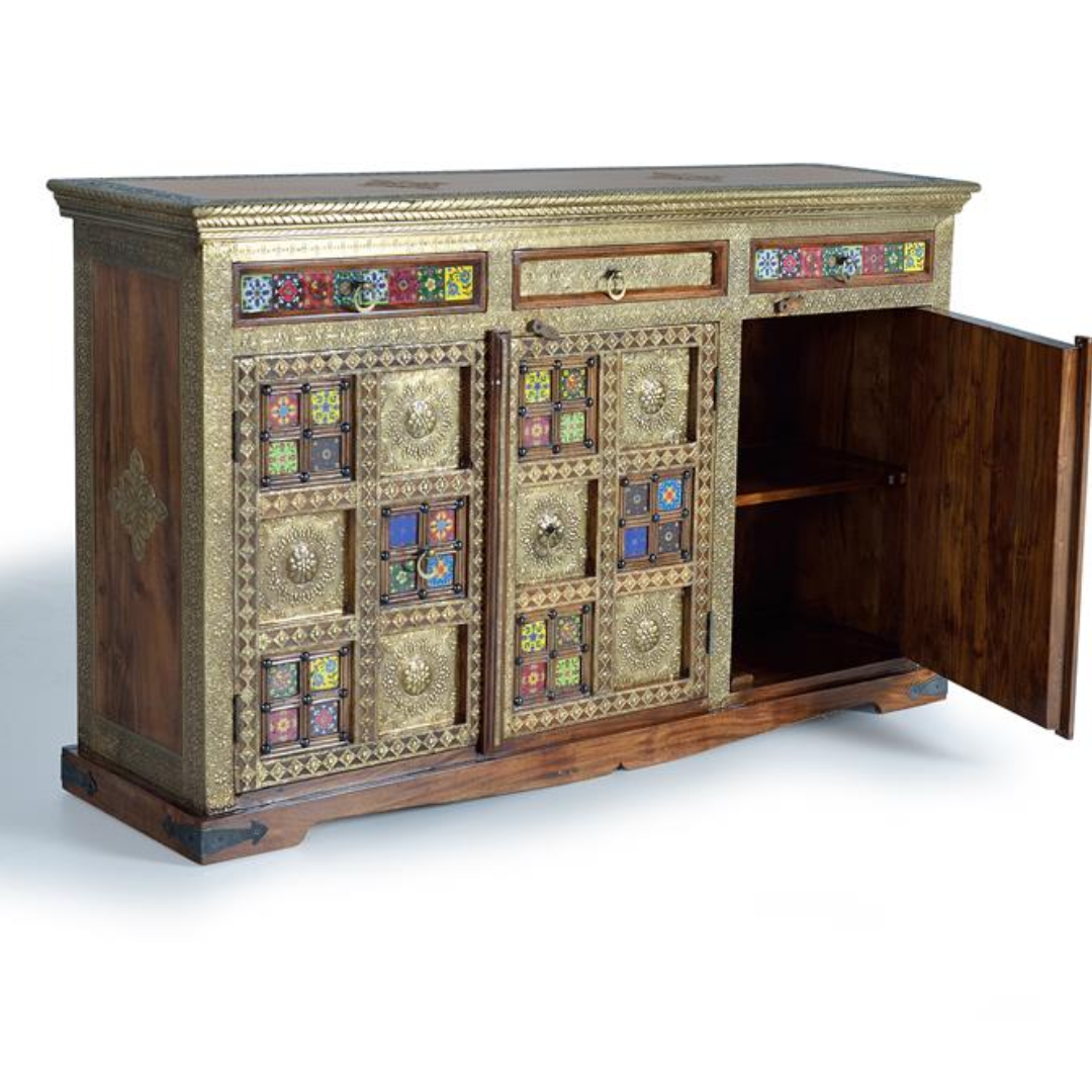 Aparador Zoco Real – Acacia, Azulejos y Bronce Repujado (150 cm)