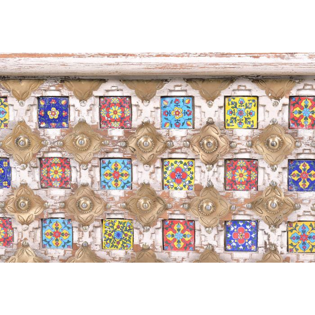 Arca Esencia Bakhra – Baúl de Mango, Azulejo y Bronce (80 cm)